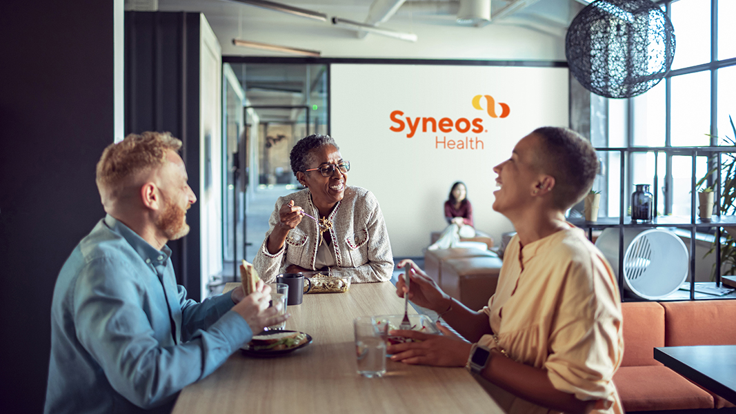 syneos employees eating lunch 